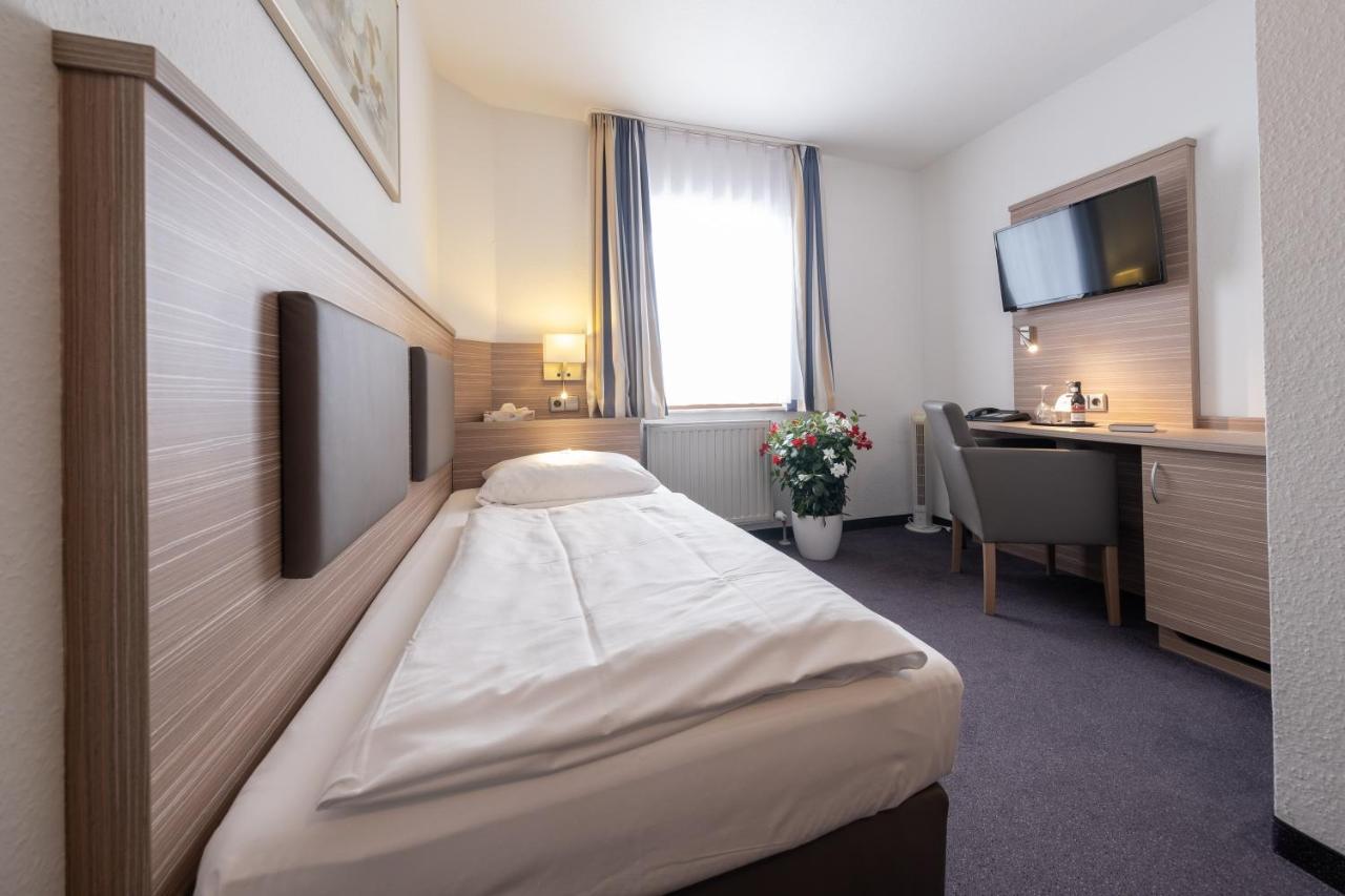 Hotel Baer Sinsheim Zewnętrze zdjęcie