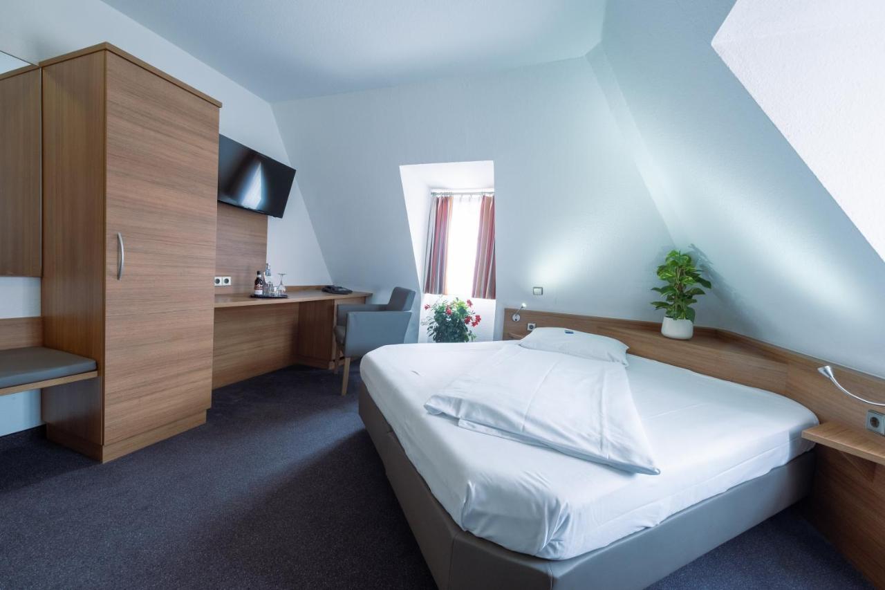 Hotel Baer Sinsheim Zewnętrze zdjęcie
